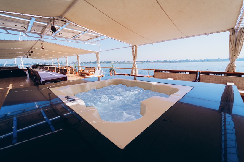 Dahabiya Nilfahrt der Poolbereich