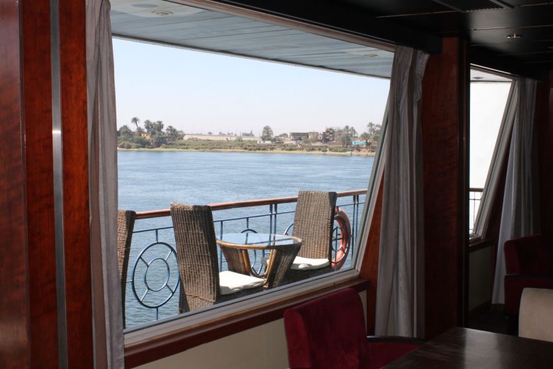 Nilkreuzfahrt zwischen Luxor und Assuan mit Blick auf den Nil